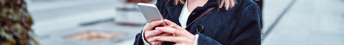 girl-with-cell-phone
